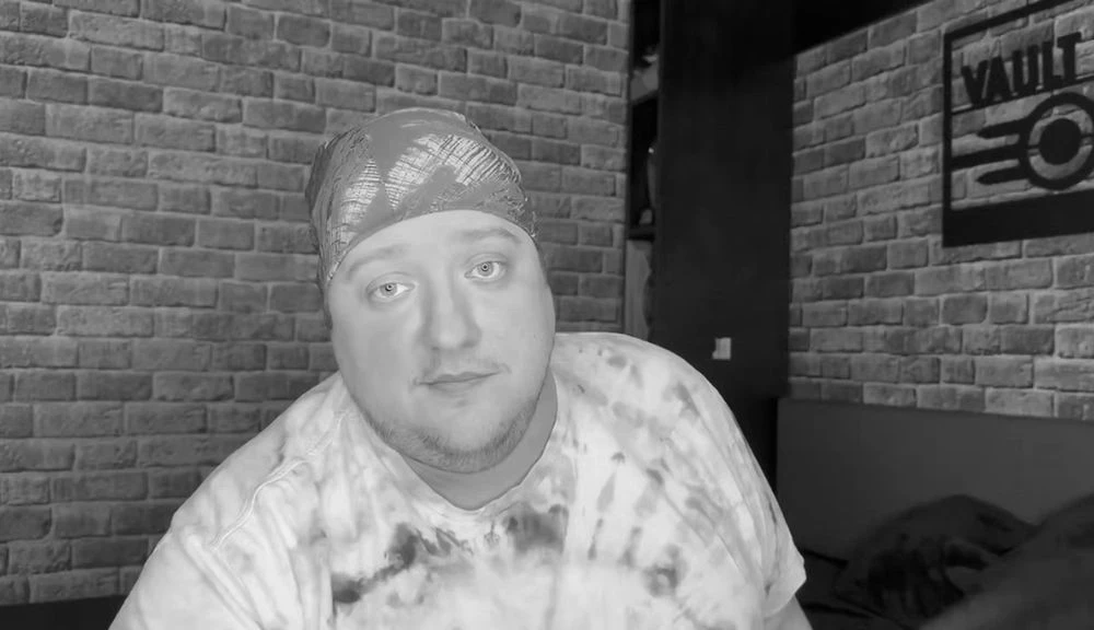 Роман Попов