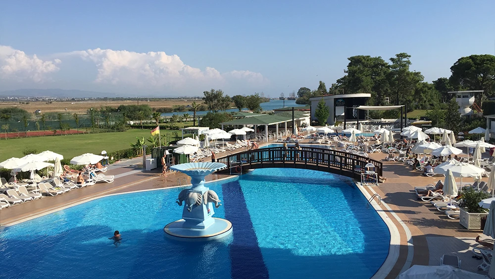 Бассейн на курорте