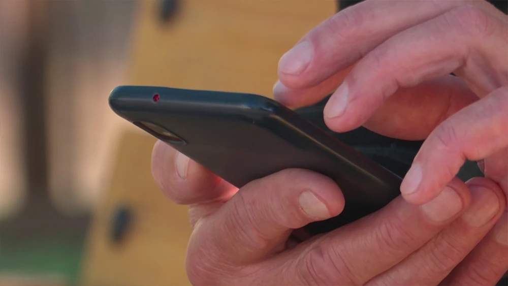 Смартфон в руке