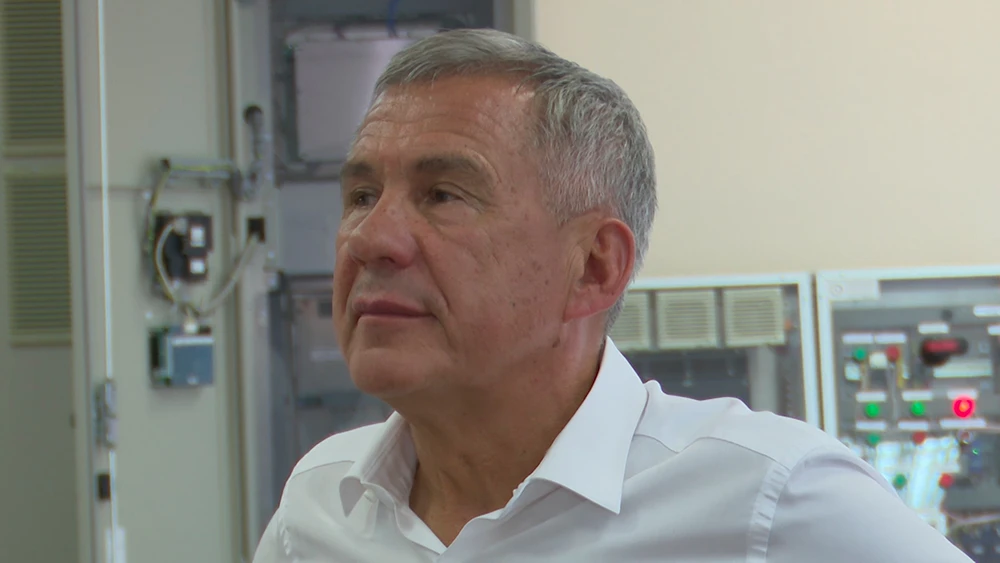 Раис Татарстана Рустам Минниханов