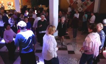 В Нижнекамске в День пожилых людей устроили дискотеку для пенсионеров - НТР 24