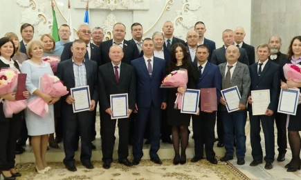 В Нижнекамске ко Дню автомобилиста наградили лучших водителей - НТР 24