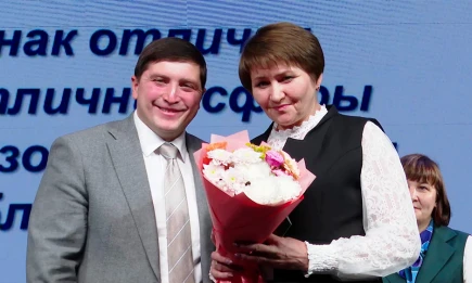 В Нижнекамске наградили лучших учителей на праздничном концерте - НТР 24