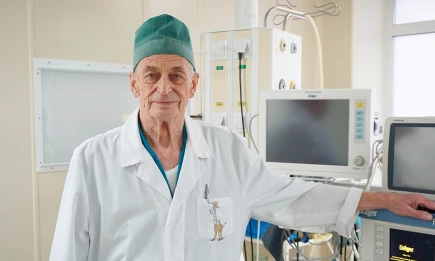 В Нижнекамске проводили на пенсию врача-анестезиолога с 50-летним стажем - НТР 24