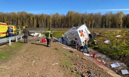 Автодом с гражданами Китая перевернулся на М‑12 в Татарстане, есть погибший - НТР 24