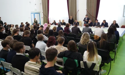 В Татарстане обсудили повышение престижа аграрных специальностей и сельского образа жизни - НТР 24