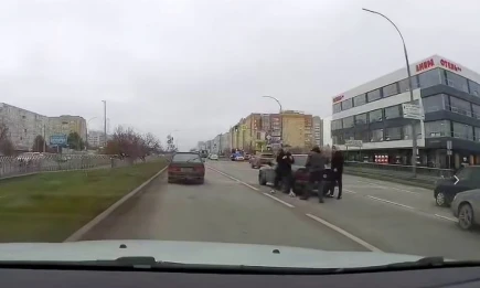 Драку на дороге в Челнах заснял видеорегистратор - НТР 24