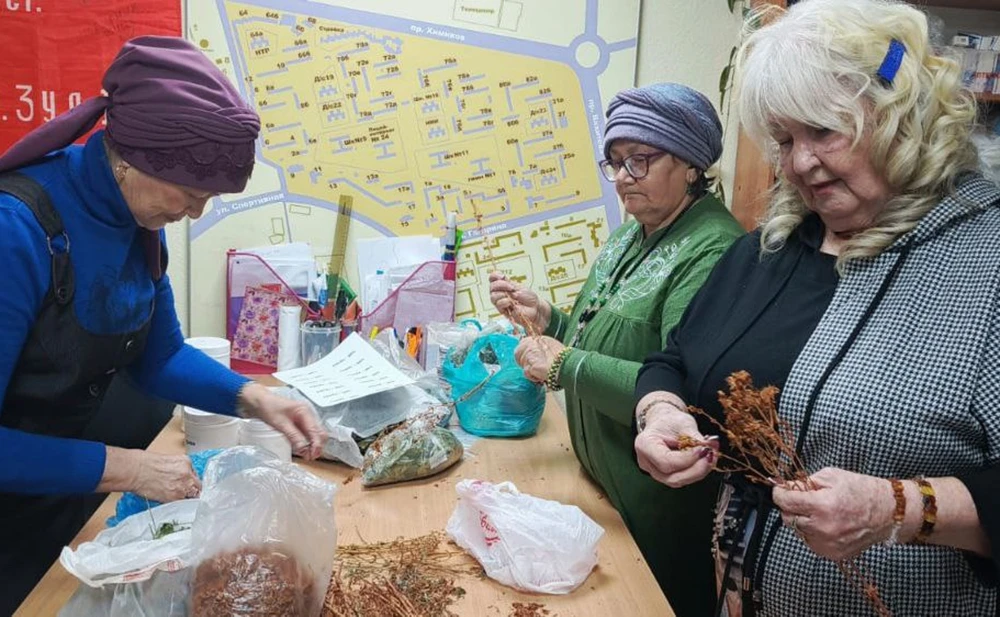 пенсионерки из Нижнекамска делают чай для солдат на СВО