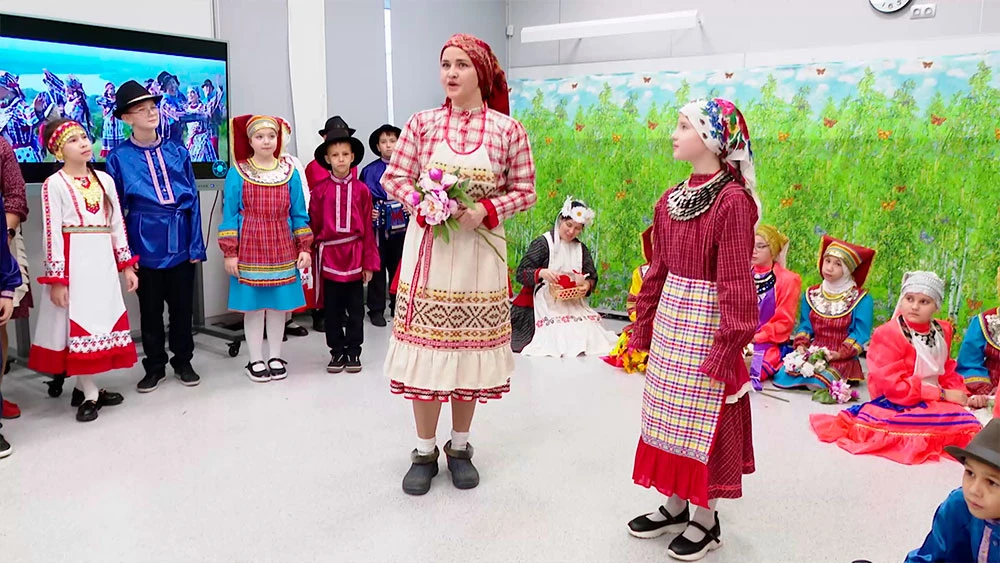 Фестиваль дружбы народов в школе «Адымнар» Нижнекамска