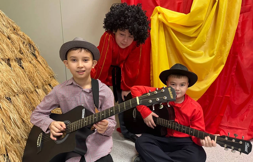 Фестиваль дружбы народов в школе «Адымнар» Нижнекамск