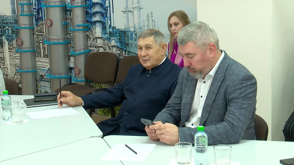 Президент Академии наук РТ Рифкат Минниханов в Нижнекамске