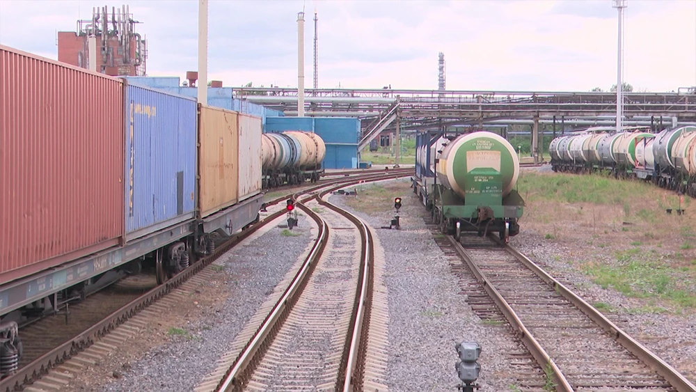 Вагоны на рельсах