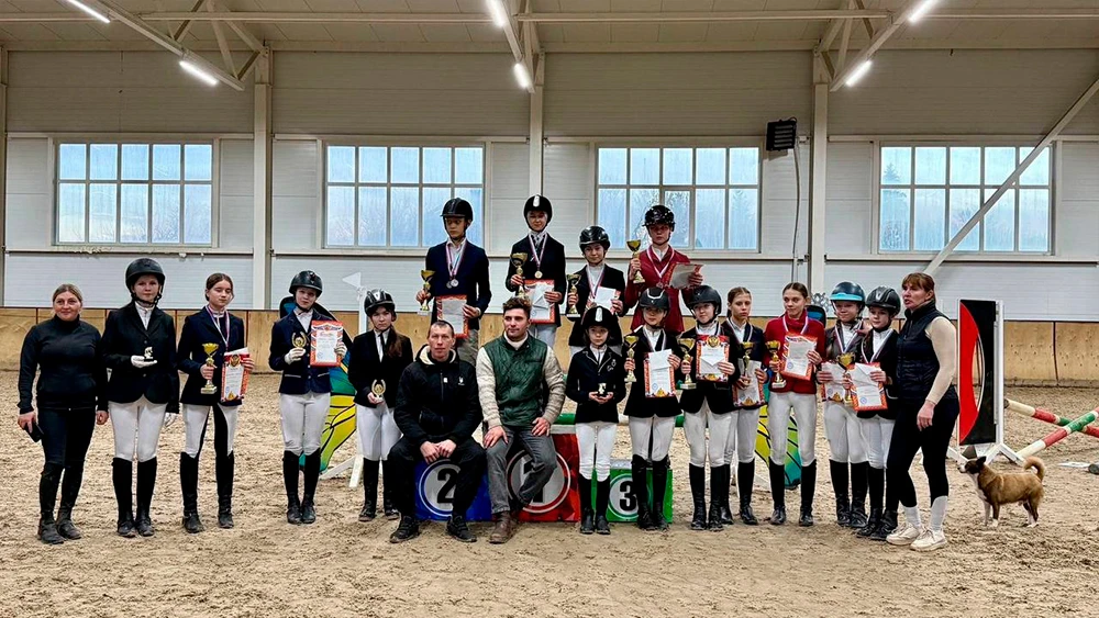 Участники соревнований по конкуру в Тукаевском районе