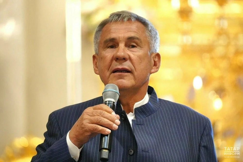 Раис Татарстана Рустам Минниханов