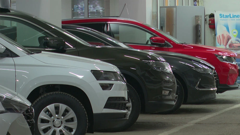 Новые автомобили в автосалоне в Нижнекамске