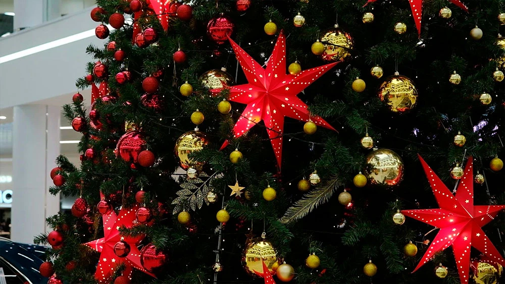 Украшенная новогодняя ёлка