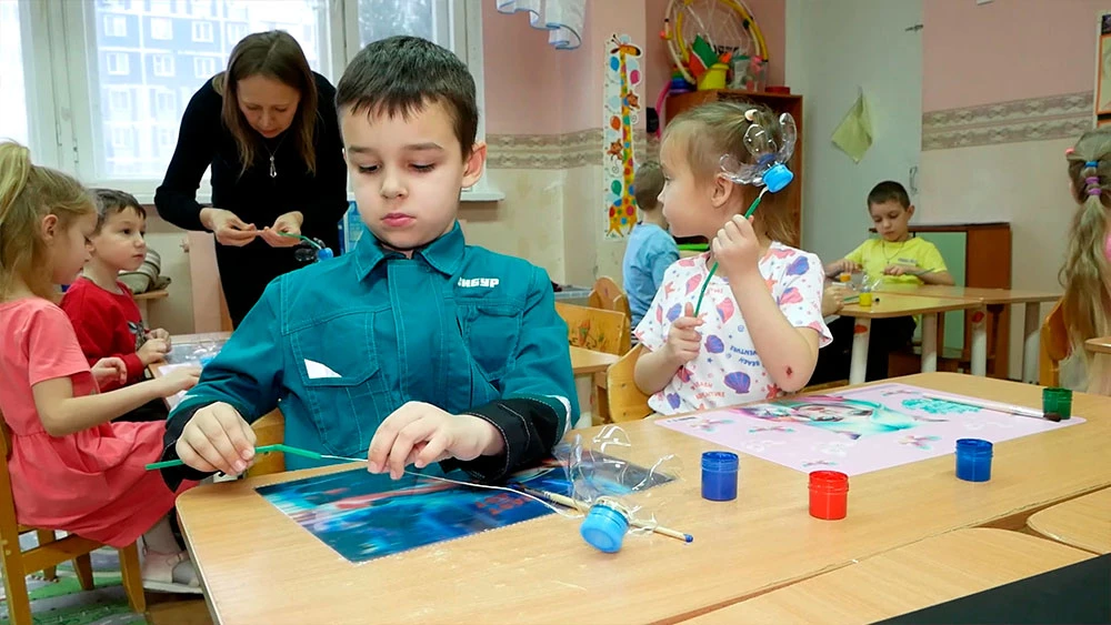 Дети на экоуроке в детском саду № 84 Нижнекамска