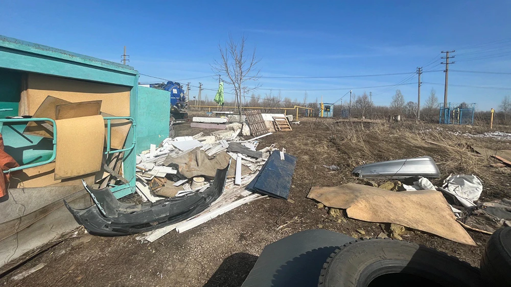Свалка под Нижнекамском рядом с улицей Первопроходцев