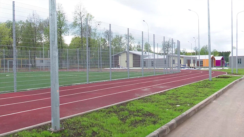 Беговая дорожка с искусственным покрытием