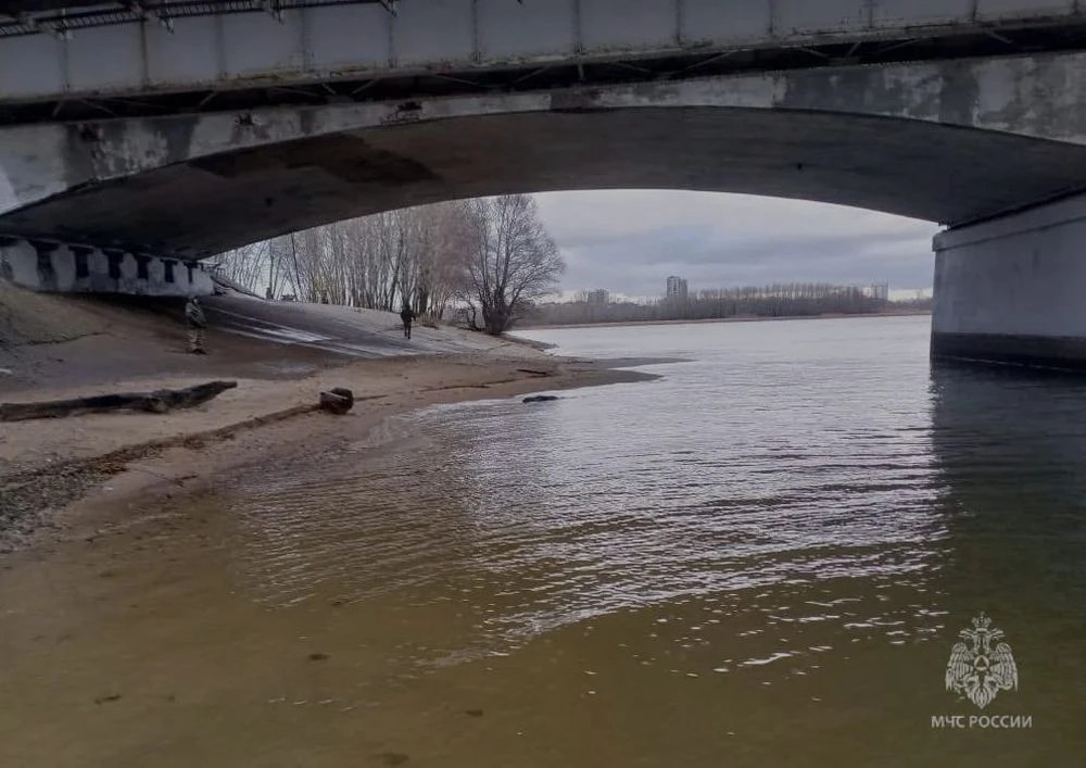 мост на Кировской дамбе в Казани