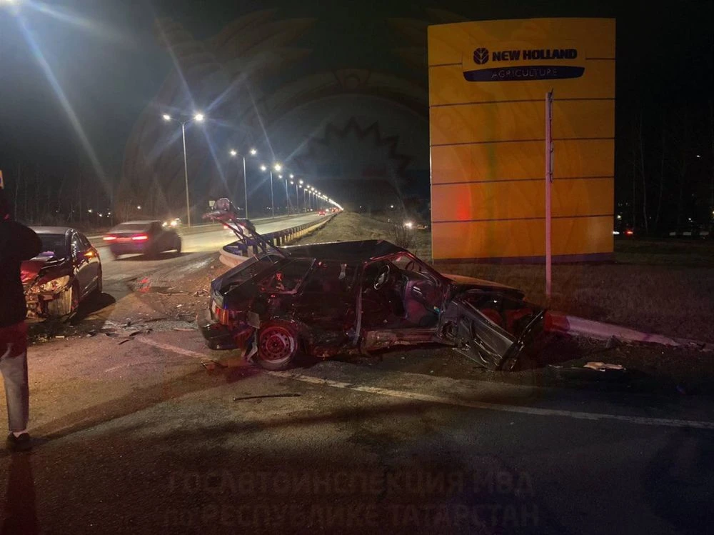 автомобиль ВАЗ после аварии Челны