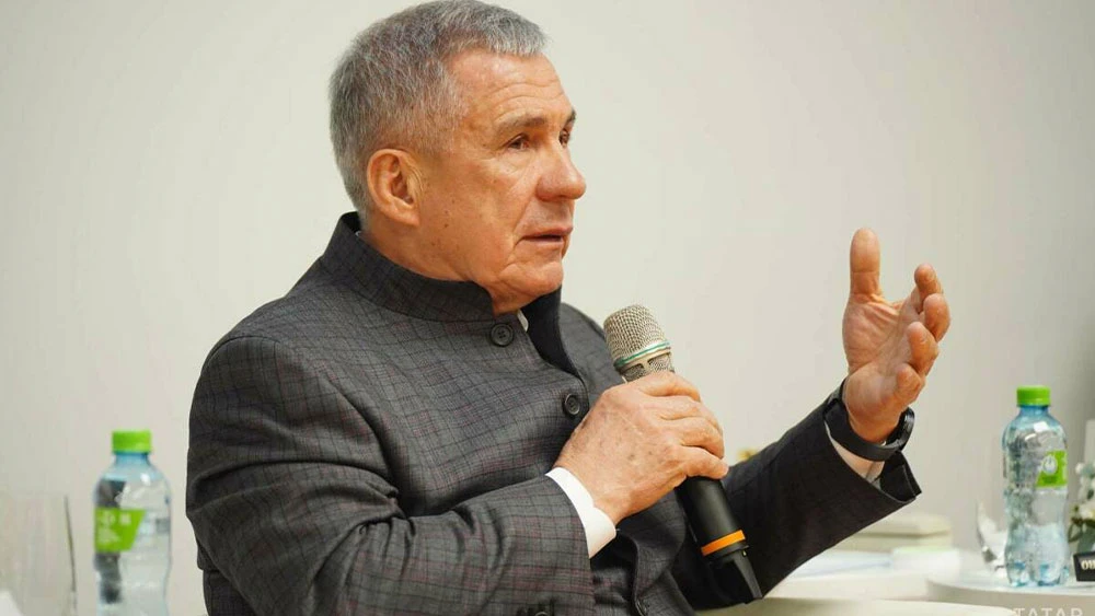 Раис Татарстана Рустам Минниханов