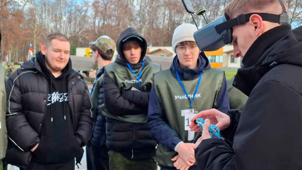 Участники соревнований «Технопатриот»