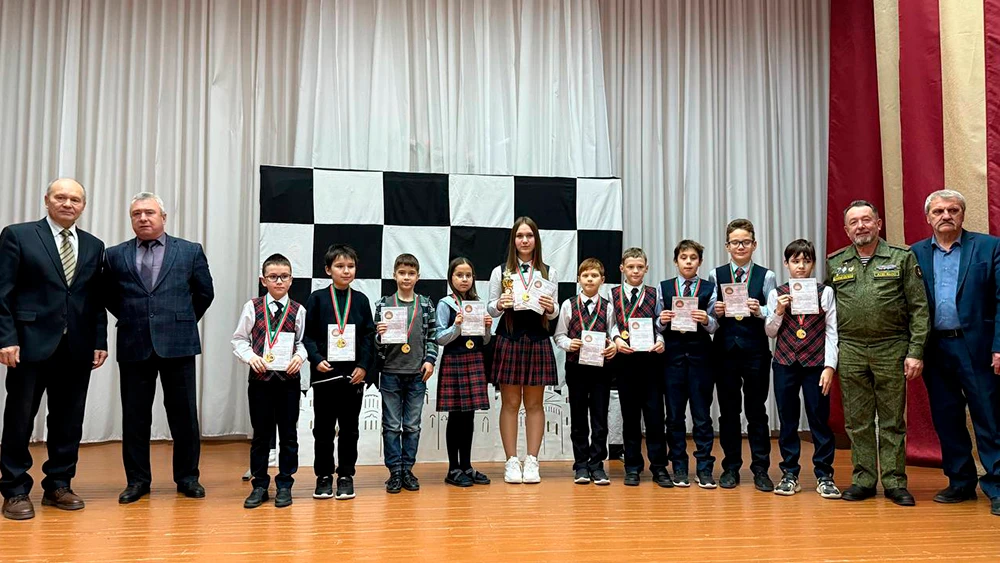 Победители шахматного турнира в Нижнекамске памяти Рависа Шакирова
