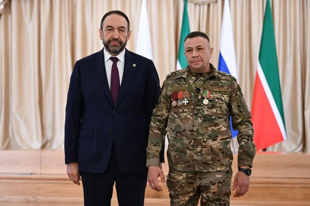 премьер-министр РТ Алексей Песошин и Владимир Леонтьев