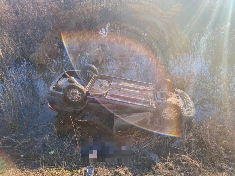 ниссан в кювете в Чистопольском районе Татарстана 16 ноября 2025 года