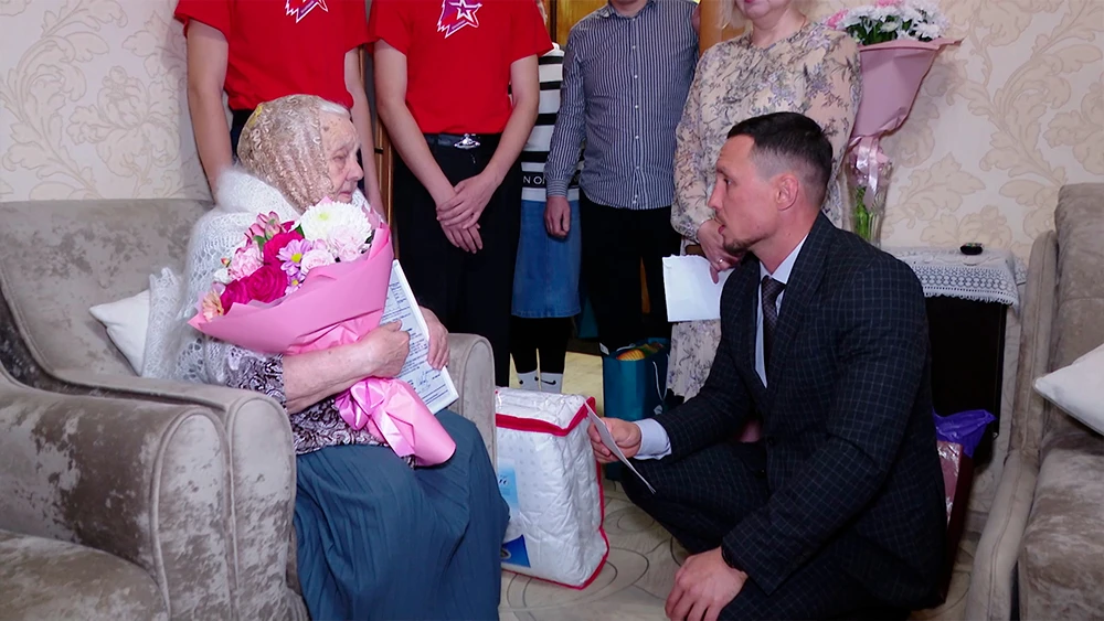 Поздравление Екатерины Иванцевой в Нижнекамске со 100-летием