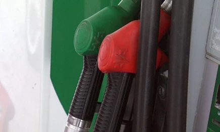 Эксперт автосервиса объяснил, как распознать поддельный бензин - НТР 24