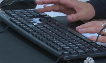 Эксперты рассказали, как мошенники подбирают ключи к жертвам разного возраста - НТР 24