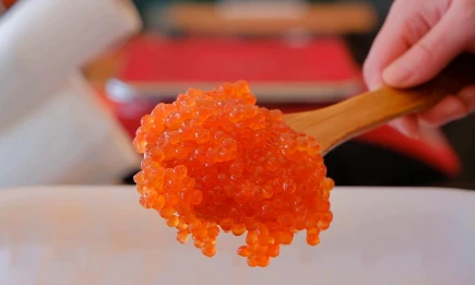 Эксперт рассказал, как сэкономить на покупке красной икры к Новому году - НТР 24