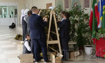 В нижнекамской гимназии № 1 начали плести маскировочные сети - НТР 24