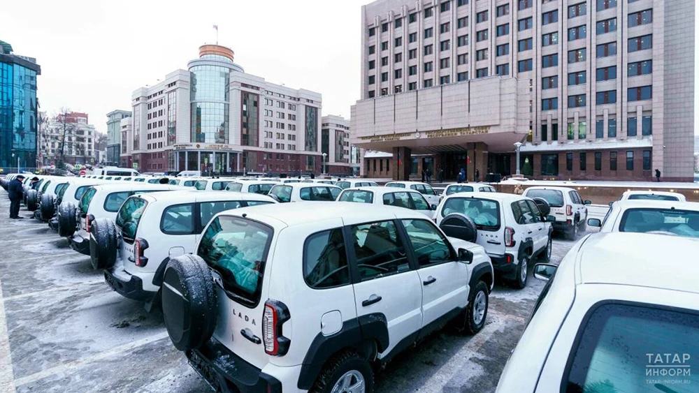 100 автомобилей муниципалитетам