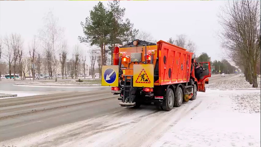 Универсальная машина для уборки снега в Нижнекамске