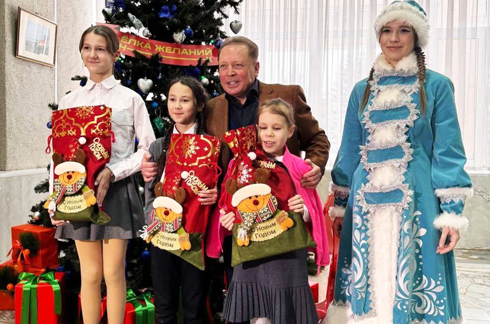 В Нижнекамске депутат Госдумы исполнил желания детей в рамках «Ёлки желаний» - телеканал НТР 24