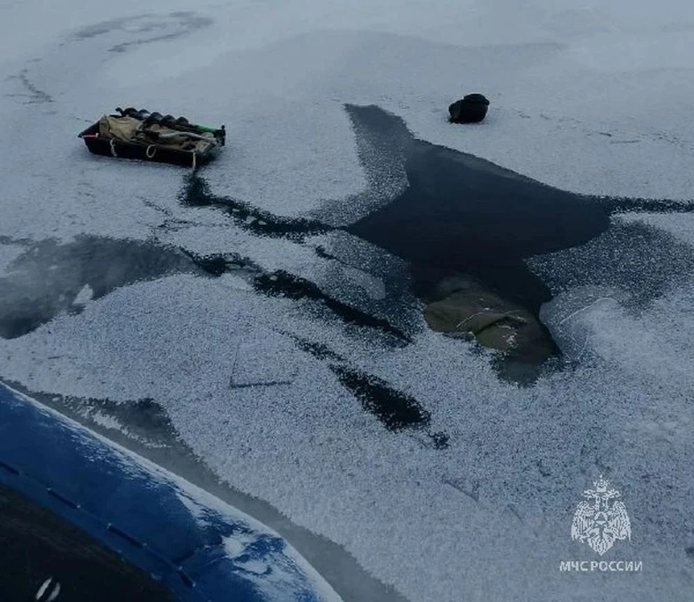 полынья в реке