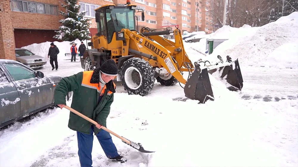 Уборка снега в регионе
