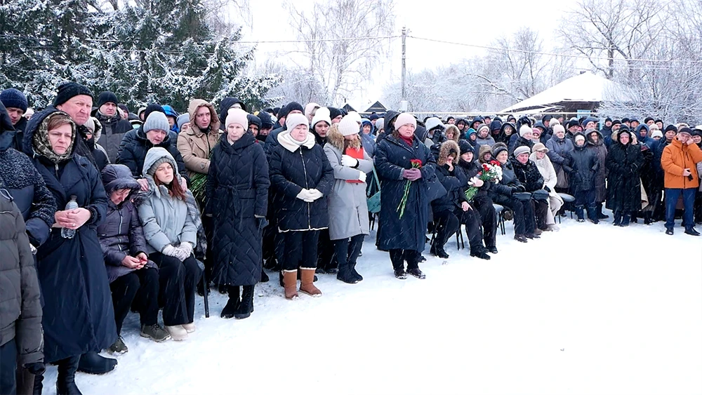 Церемония прощания с главой Шереметьевского сельского поселения Владиславом Никишиным и его водителем Анатолием Горбуновым
