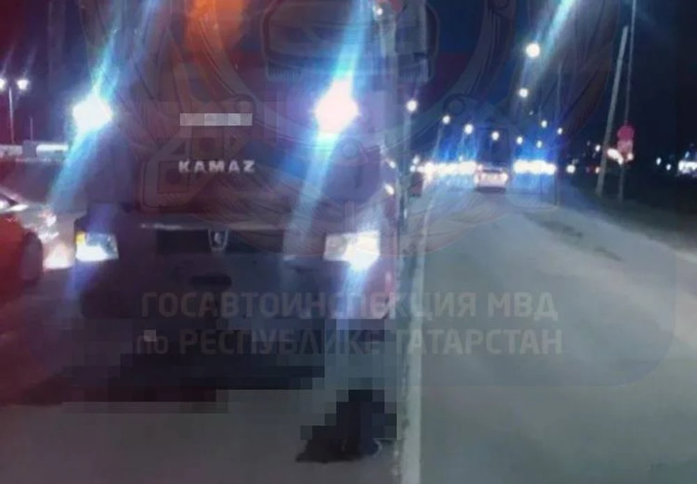 Камаз сбил пешехода в Зеленодольском районе 9 декабря 2025 года