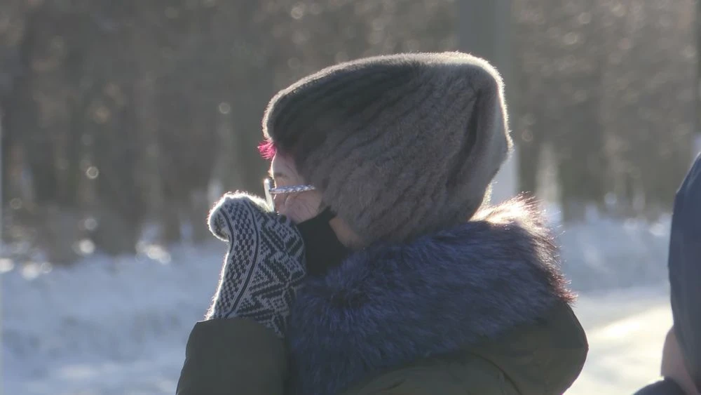 женщина в зимней одежде