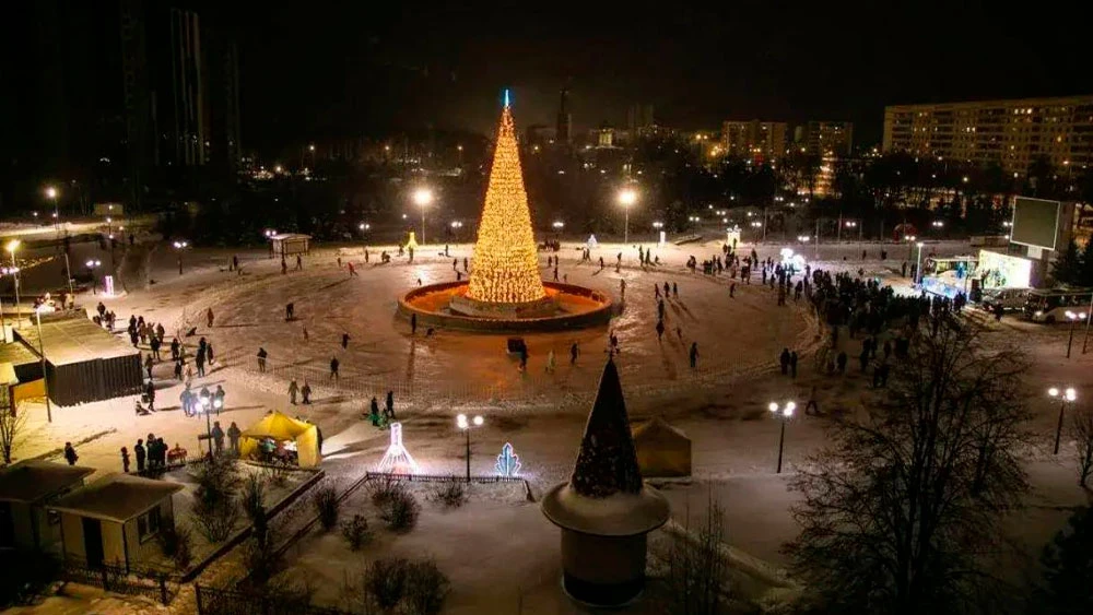 Каток в парке Нефтехимиков