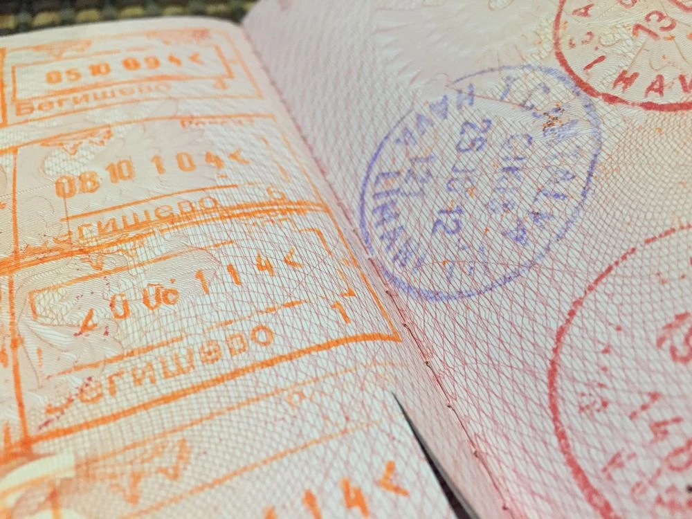 заграничный паспорт страница с отметками таможни