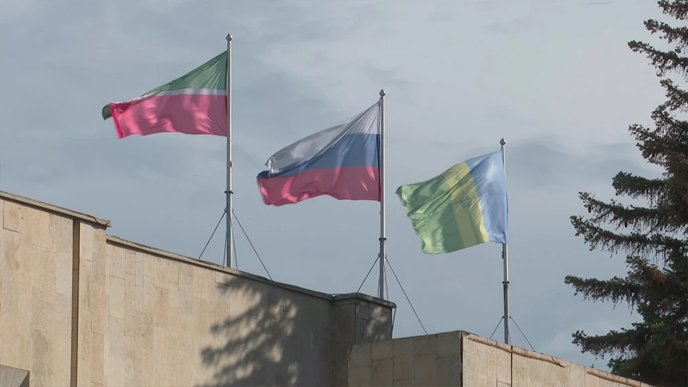 Флаги Татарстана, России и Нижнекамска