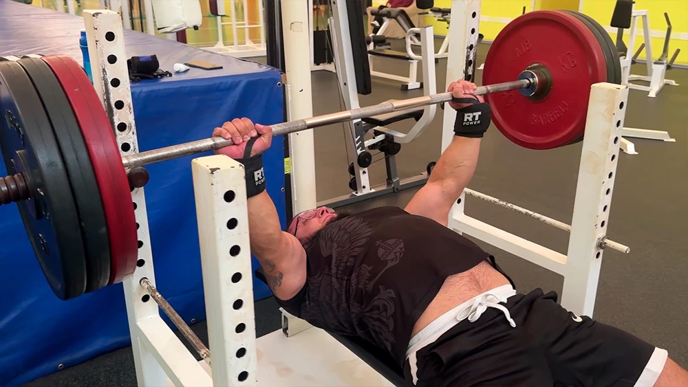 Чемпион мира по пауэрлифтингу Артем Бурнин из Нижнекамска