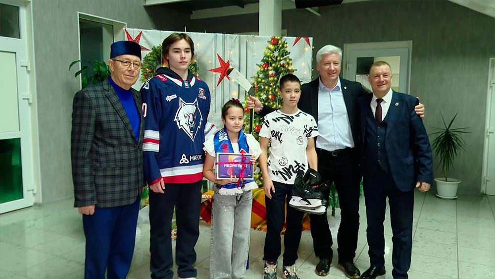 Поздравление детей в Доме дружбы народов в рамках акции «Ёлка желаний»