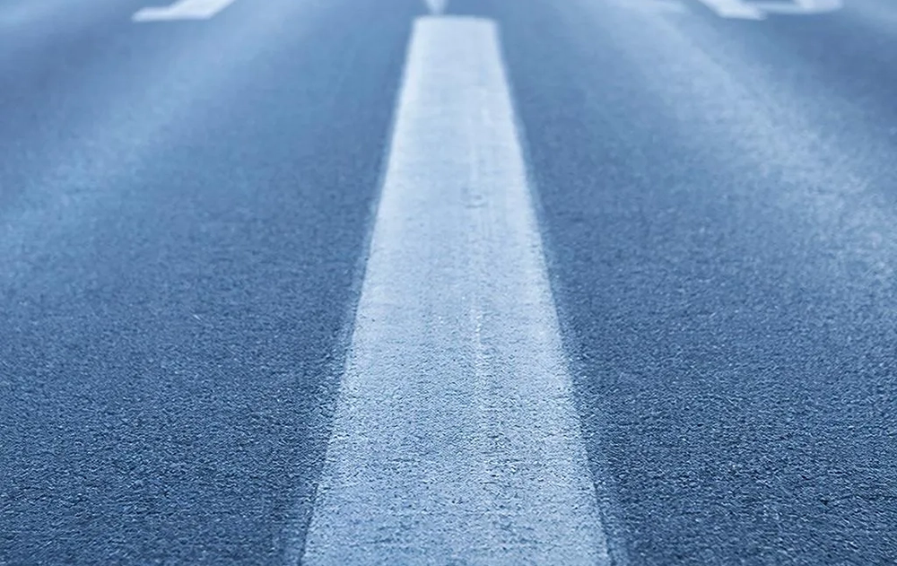 новая дорога с разметкой