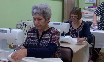 Нижнекамские волонтёры сшили 100 комплектов белья для госпиталей на СВО - телеканал НТР 24